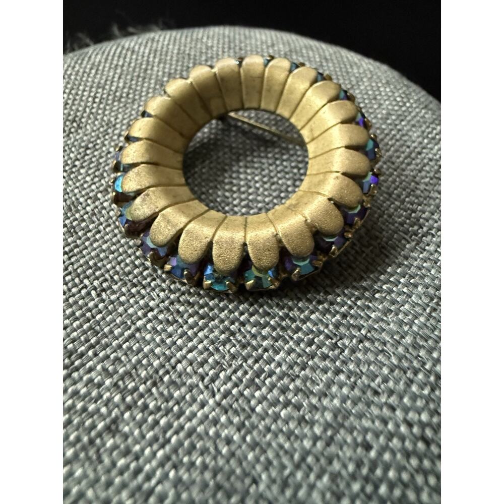 Vintage Sun Ring Brooch AB Gold Tone Wreath Scarf Lapel Pin Career Cocktail